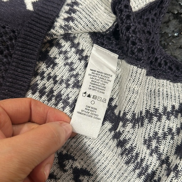 Ella Moss Grey and White Patterned Top - Picture 6 of 6